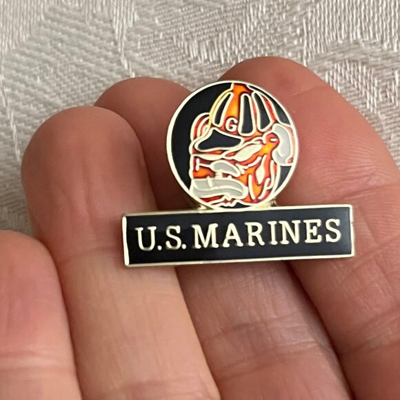 Lot of 3 Military Pins - Picture 4 of 4